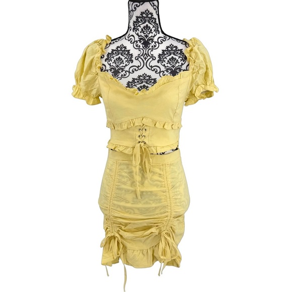 Story On Yellow Ruffle Lace-Up Puff Sleeve Crop Top & Ruched Mini Skirt Set, M - Picture 4 of 10